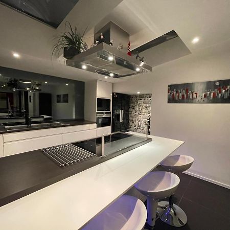 Apartmán Modern 1Br House Near Heysel, Expo, Palais 12, Atomium, Uzvub Et Stade Roi Baudouin Wemmel Exteriér fotografie